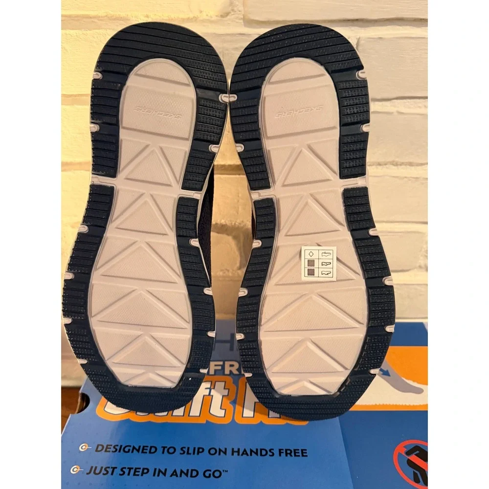 NWT Skechers Hands Free Slip-ins Swift Fit Mens 9.5 Navy Sneakers Glide-Step